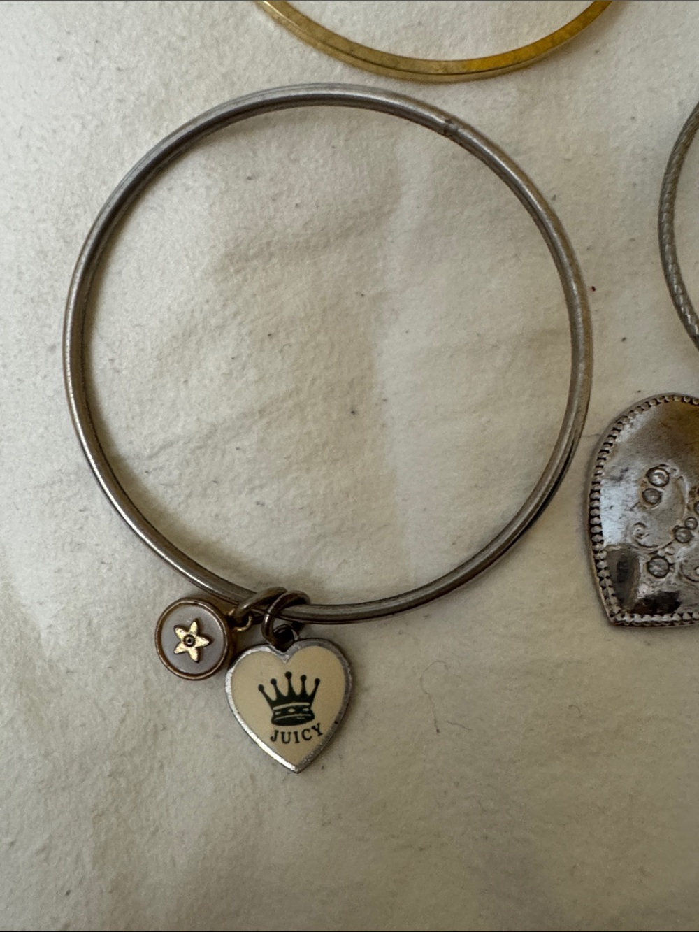Pre- Own Juicy Couture Silver Tone Heart Charm Bangle Set with Logo Discs - Picture 2 of 9